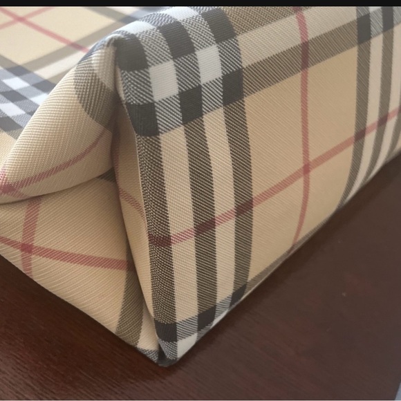 Authentic Burberry nova check tote bag used in very good condition - Picture 7 of 11